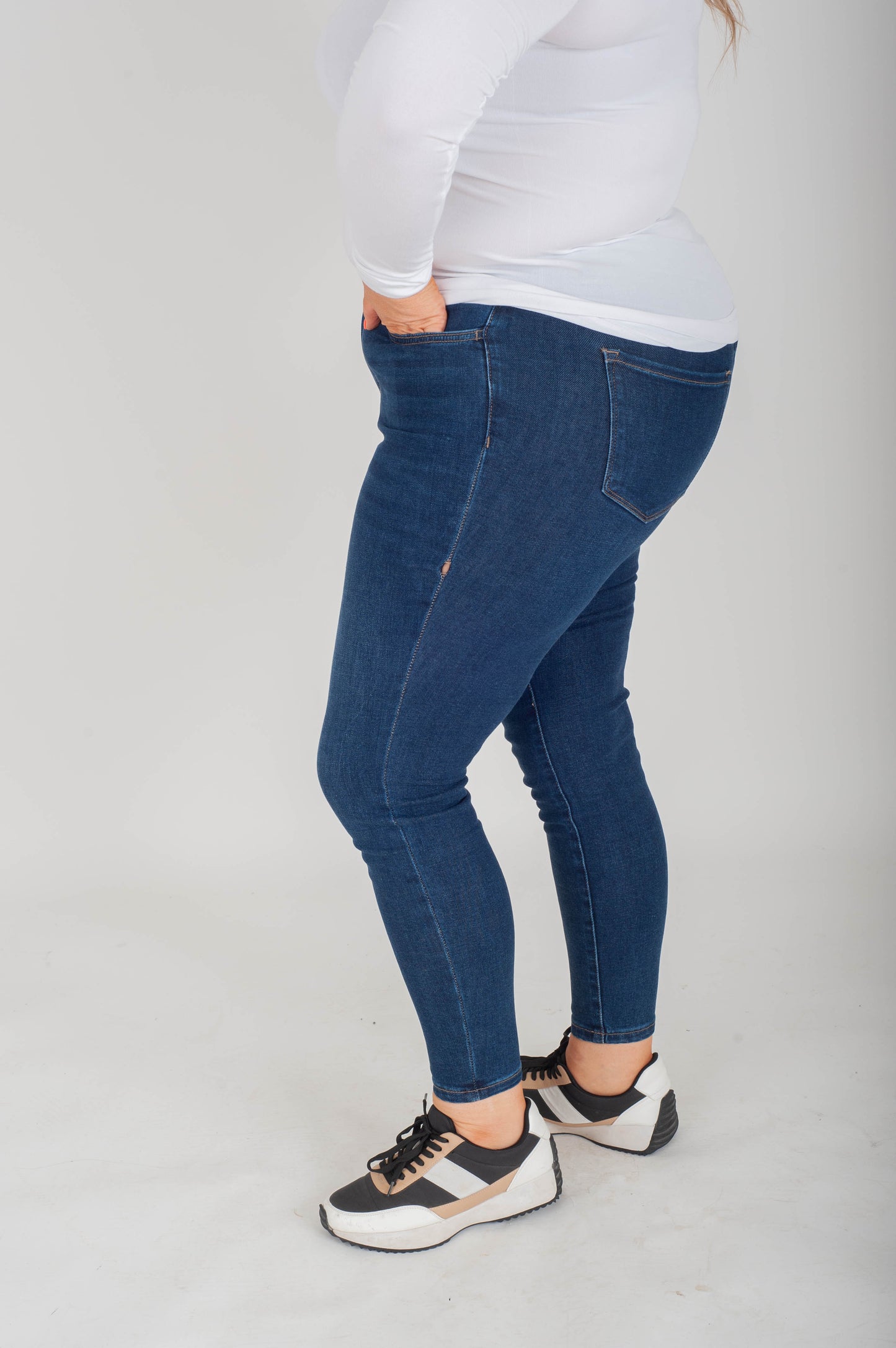 Curvy Dark Wash Skinny Jeans