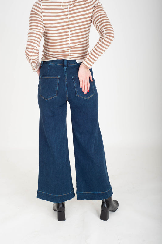 Unassuming Wide Leg Jeans