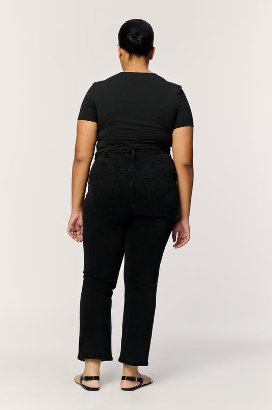 Curvy ASE Stretch Straight Jeans | Jet Set