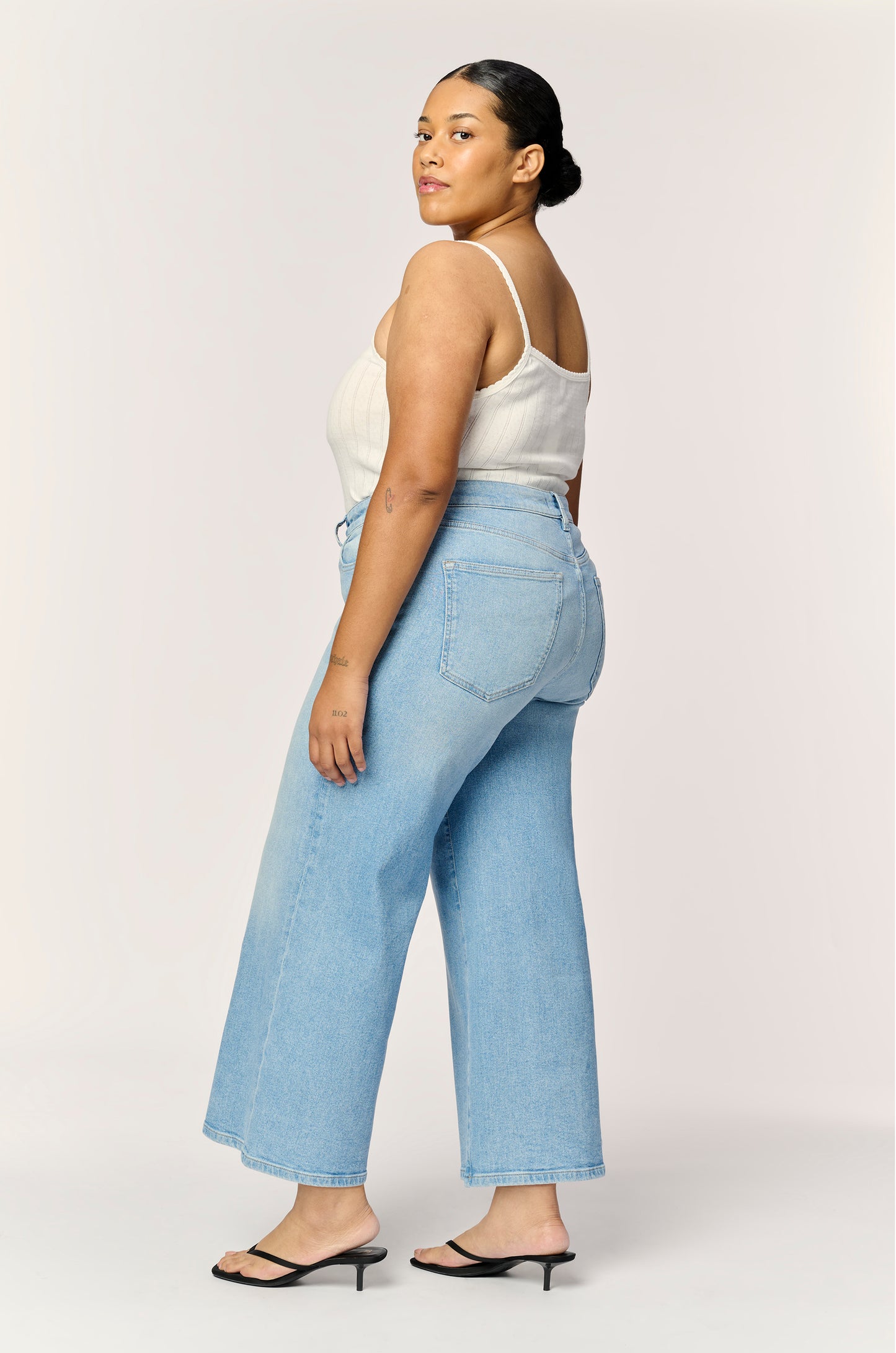 Curvy ICN Crop Wide Leg Jean | Last Summer