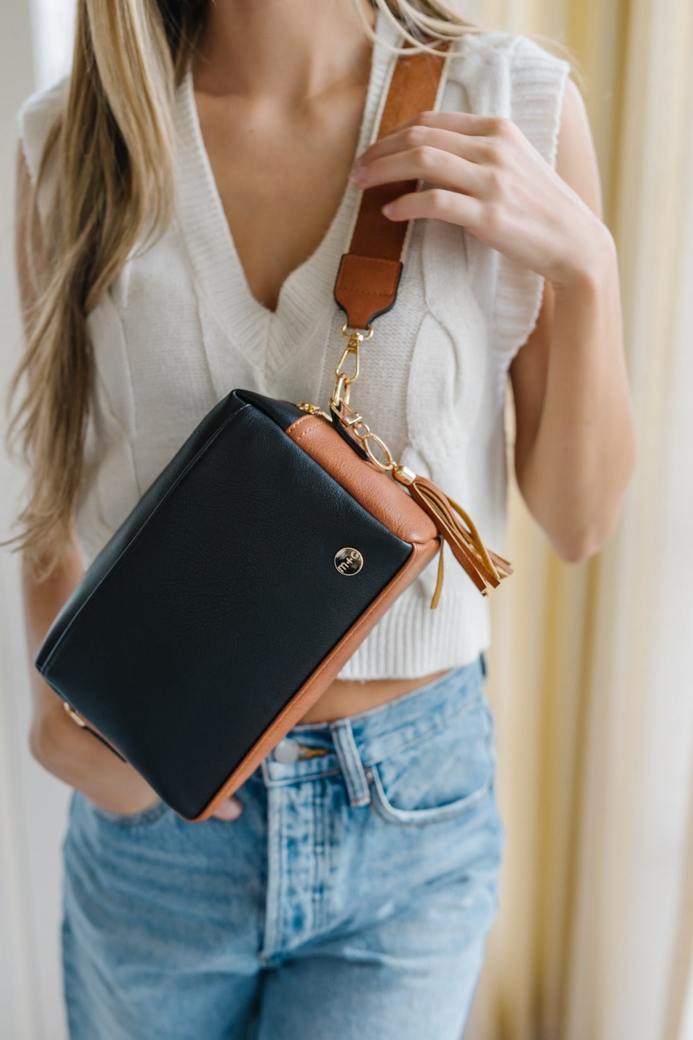 Kara Crossbody