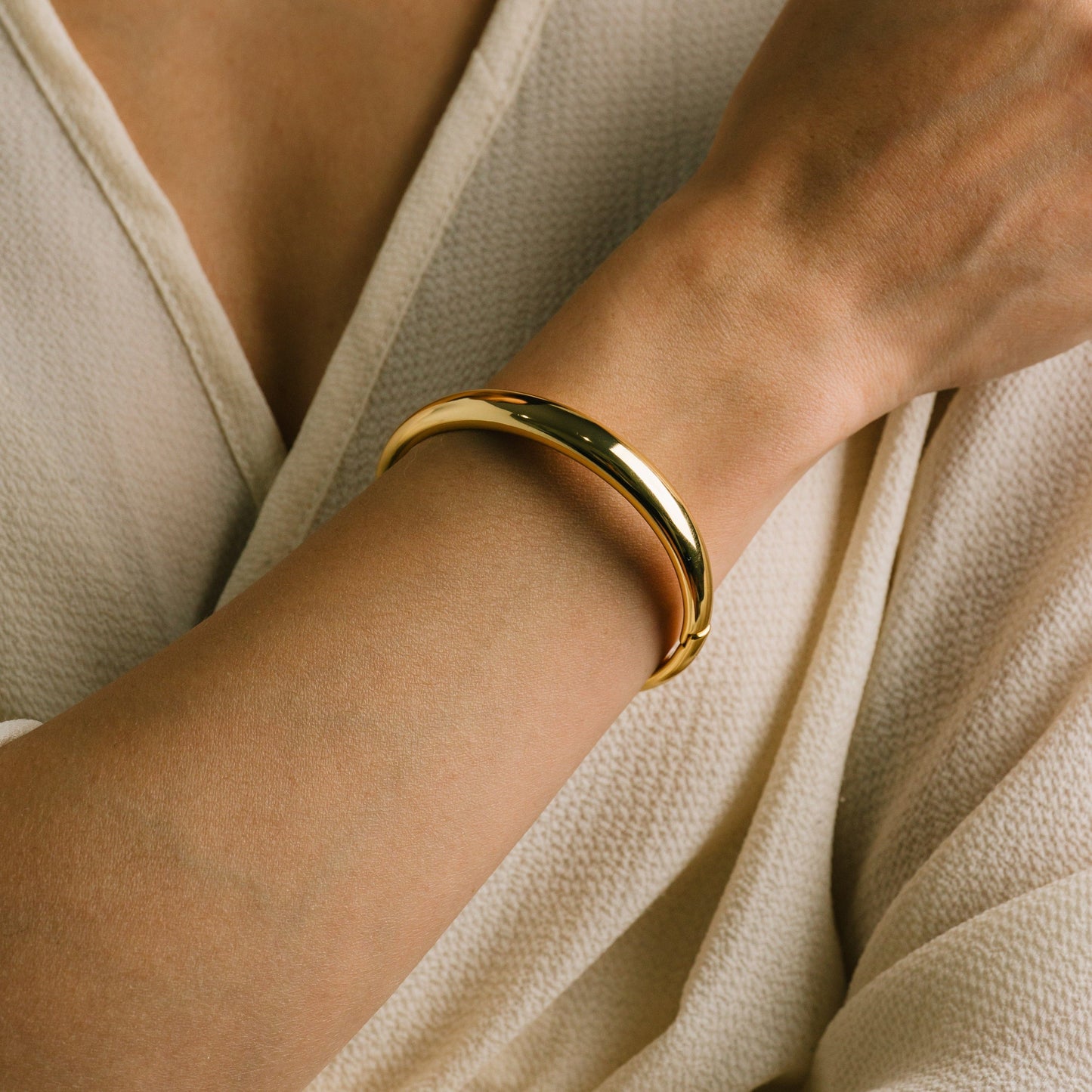 Crest Bangle