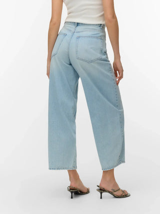 Zelda Barrel Jeans - Light Wash